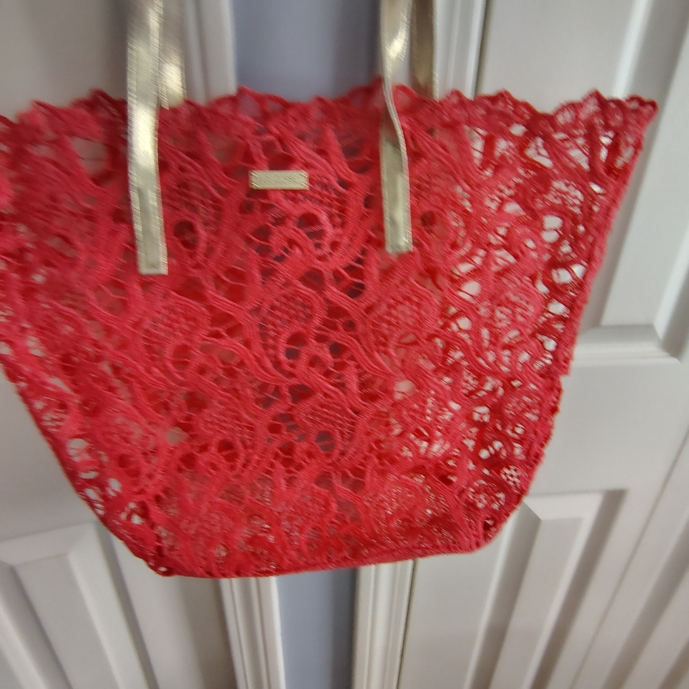 Sarah Lopez Pink Lace Beach Tote Bag with Gold Handles - Picture 8 of 8